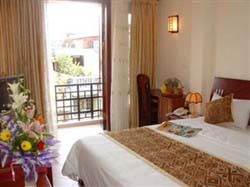Standard 4 room single with city view, balcony, an extra bed, private facilities, and breakfast